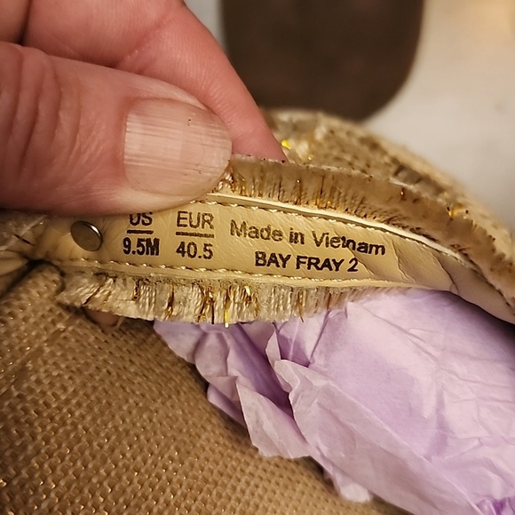 Sam Edelman Gold Sandals H-Style Bay Frey 2 Slip-On sz 9.5 - Picture 9 of 9